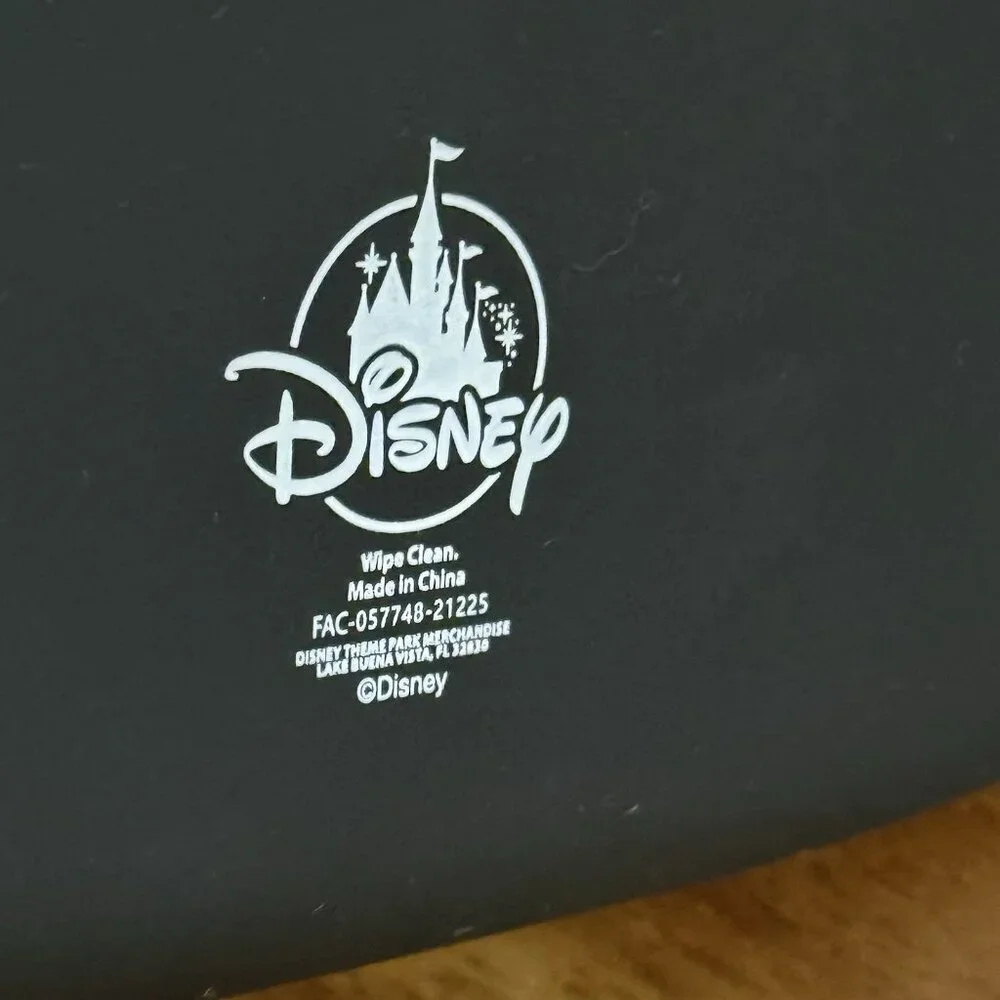 Disney Parks Baby Bib Minnie Mouse ONE SIZE Vacation‎ Trip Official Merch NWT